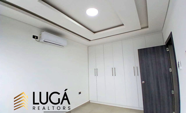 Casa nueva semi amoblada en renta en urbanización privada con piscina, Av. Circunvalación Manta, Ecuador