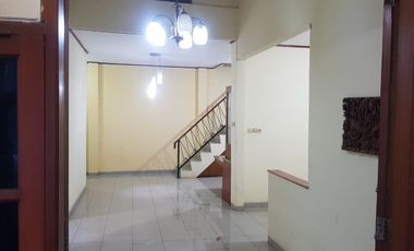 Rumah 2 lantai di Dukuh Zambrud Bekasi Timur