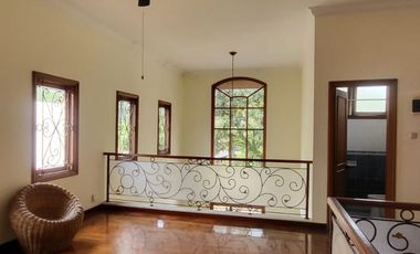 Rumah Furnish 2 Lantai Siap Huni di Taman Giri Loka BSD Dekat Tol