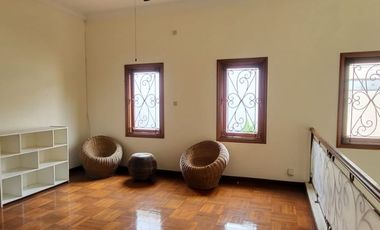 Rumah Furnish 2 Lantai Siap Huni di Taman Giri Loka BSD Dekat Tol