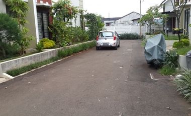 Rumah Sejuk Dan Asri di Sebrang SD Lazuardi, Cinere, Depok.
