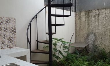 Rumah Sejuk Dan Asri di Sebrang SD Lazuardi, Cinere, Depok.