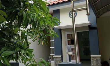 Rumah Sidoarjo Puri Surya Jaya Dikontrakan Dekat Sekolahan