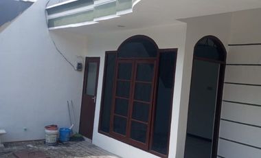Disewakan Rumah di Jl. Manggis X, Pondok Tjandra Indah, dekat club house