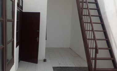 Disewakan Rumah di Jl. Manggis X, Pondok Tjandra Indah, dekat club house
