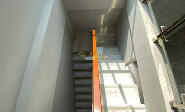 RUMAH SIAP HUNI KONTEMPORER 2 LANTAI DEKAT BANDARA YIA