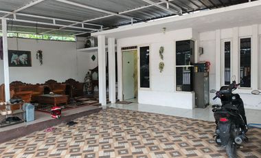 Rumah Terawat Dijual di Ranomeeto Siap huni