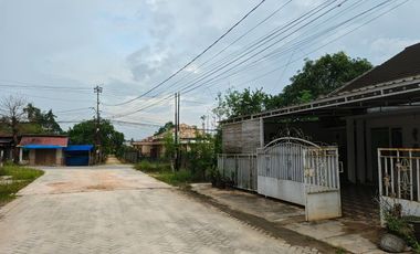 Rumah Terawat Dijual di Ranomeeto Siap huni
