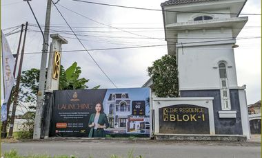 Dijual Rumah Mewah 3 Lantai di Sleman Jogja Gamping kolam renang pribadi