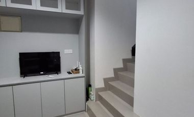 Disewa Cepat Rumah Furnish Bagus 2 Lantai Uk 6x10 Hoek Pik 2 Milenial