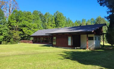 PROPIEDAD DE CASI UNA HECTAREA SECTOR ANGACHILLA