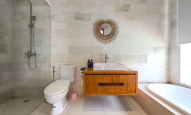 Vila Mewah Tropis Minimalis Dekat Pantai Nusa Dua