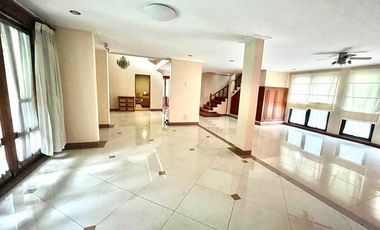 Sewa Rumah Paling Murah di Bangka Kemang – Lahan 800 m², Parkir Luas, Ada Kolam Renang