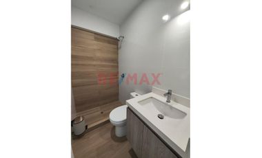 Departamento Casi Nuevo En Velasco Astete – Surco | 110 M² | 2 Cocheras Paralelas + Depósito