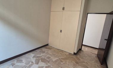 Departamento en Alquiler en la Alborada, 5 Habitaciones, 3 Baños, Parqueo, Balcón, Seguridad, Norte de Guayaquil.