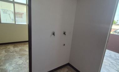 Departamento en Alquiler en la Alborada, 5 Habitaciones, 3 Baños, Parqueo, Balcón, Seguridad, Norte de Guayaquil.