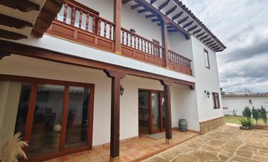 670. CASA VILLA DE LEYVA CENTRO HISTORICO
