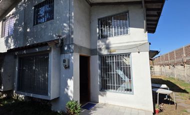 CASA DE DOS PISOS EN CALLE ESMERALDA COMUNA DE TALAGANTE