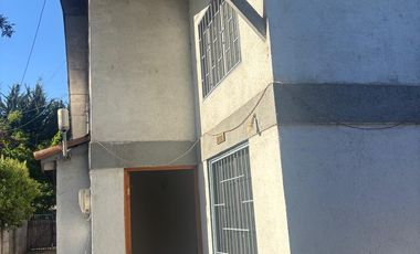 CASA DE DOS PISOS EN CALLE ESMERALDA COMUNA DE TALAGANTE