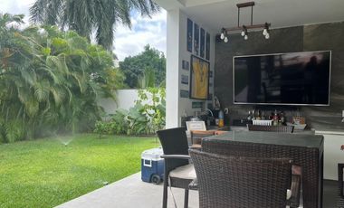 SE VENDE CASA EN RESIDENCIAL VILLA MAGNA CANCUN