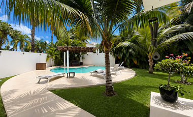 SE VENDE CASA EN RESIDENCIAL VILLA MAGNA CANCUN