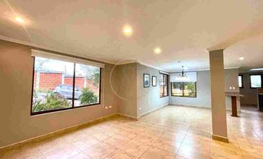 Casa en Venta . Cuenca