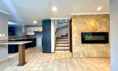 Casa en Venta . Cuenca