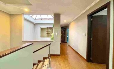 Casa en Venta . Cuenca