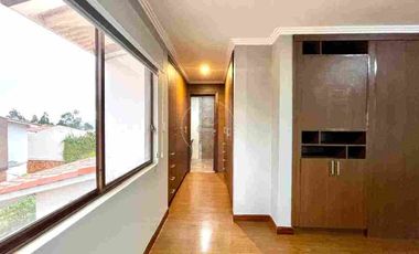 Casa en Venta . Cuenca