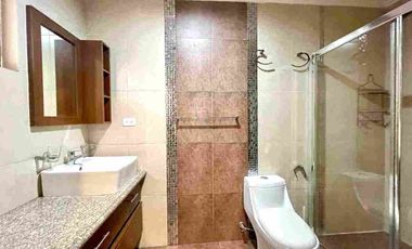 Casa en Venta . Cuenca