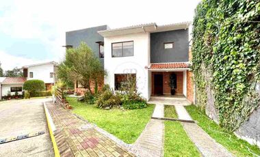 Casa en Venta . Cuenca