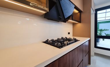 En venta casa de Lujo en Zarzas 2 cerca de la Laguna de la Daniel Alvarez y a pocos minutos del centro de Loja