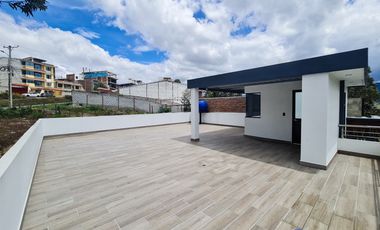 En venta casa de Lujo en Zarzas 2 cerca de la Laguna de la Daniel Alvarez y a pocos minutos del centro de Loja