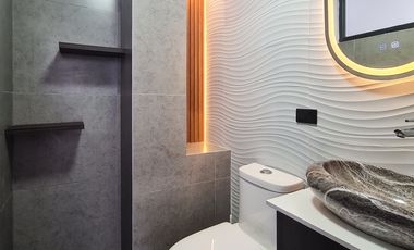 En venta casa de Lujo en Zarzas 2 cerca de la Laguna de la Daniel Alvarez y a pocos minutos del centro de Loja