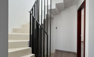 En venta casa en sector la dolorosa cerca de la Iglesia de Obrapia y a pocos minutos del centro de Loja