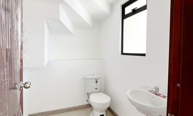 En venta casa en sector la dolorosa cerca de la Iglesia de Obrapia y a pocos minutos del centro de Loja