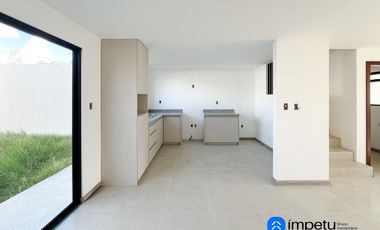 En venta casa en sector la dolorosa cerca de la Iglesia de Obrapia y a pocos minutos del centro de Loja