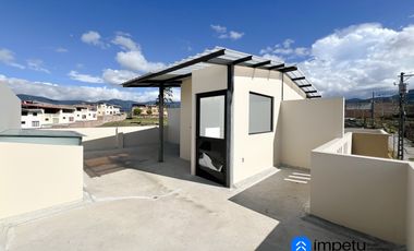 En venta casa en sector la dolorosa cerca de la Iglesia de Obrapia y a pocos minutos del centro de Loja