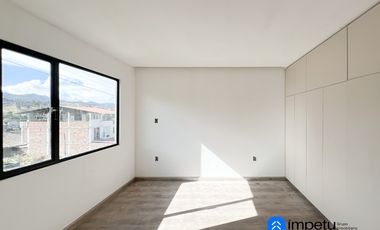 En venta casa en sector la dolorosa cerca de la Iglesia de Obrapia y a pocos minutos del centro de Loja