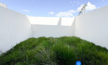 En venta casa en sector la dolorosa cerca de la Iglesia de Obrapia y a pocos minutos del centro de Loja