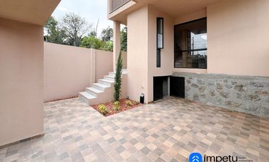 En venta casa en sector época a pocos minutos del centro de Loja