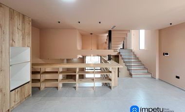 En venta casa en sector época a pocos minutos del centro de Loja