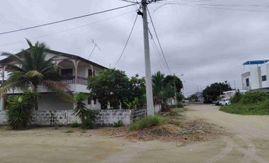 En Venta Terreno Esquinero cerca la vía Ballenita Chulluype Santa Elena