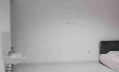 SEWA /JUAL RUMAH PUSAT KOTA CUMA 75 JUTA/TAHUN Jl.TAMAN ARJUNA