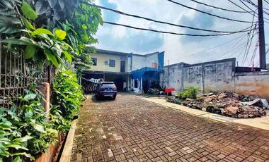 RUMAH DIJALAN RAYA BAMBU APUS MURAH BISA BUKA USAHA