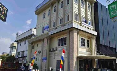 Dijual Ruko Hawaii HOEK 4,5 Lantai di  Mutiara Taman Palem Jakarta Barat
