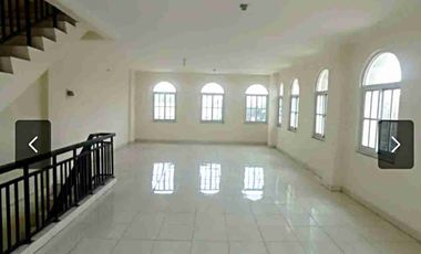 Dijual Ruko Hawaii HOEK 4,5 Lantai di  Mutiara Taman Palem Jakarta Barat