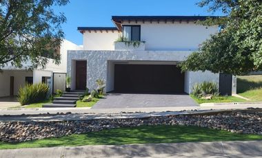 Casa nueva en venta en el Molino Condominio 15