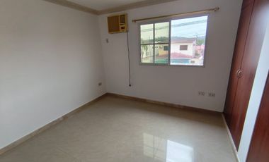 Vendo casa cerca de universidad  Via a La Costa