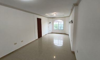 Vendo casa cerca de universidad  Via a La Costa